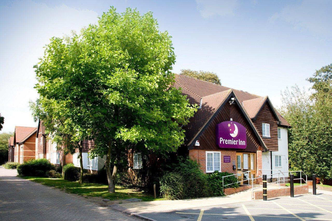 Premier Inn Харлоу Экстерьер фото