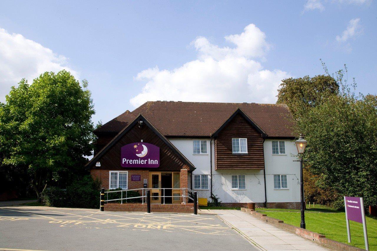 Premier Inn Харлоу Экстерьер фото