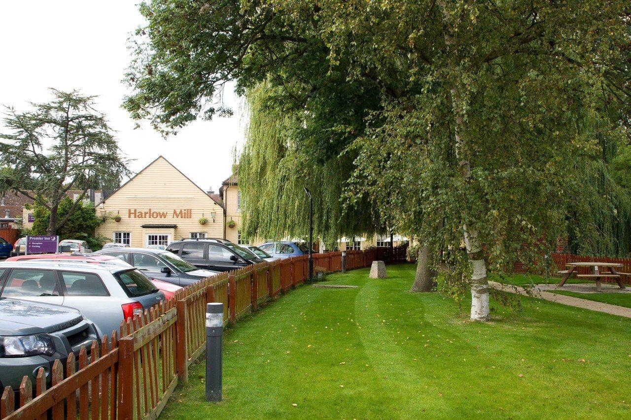 Premier Inn Харлоу Экстерьер фото