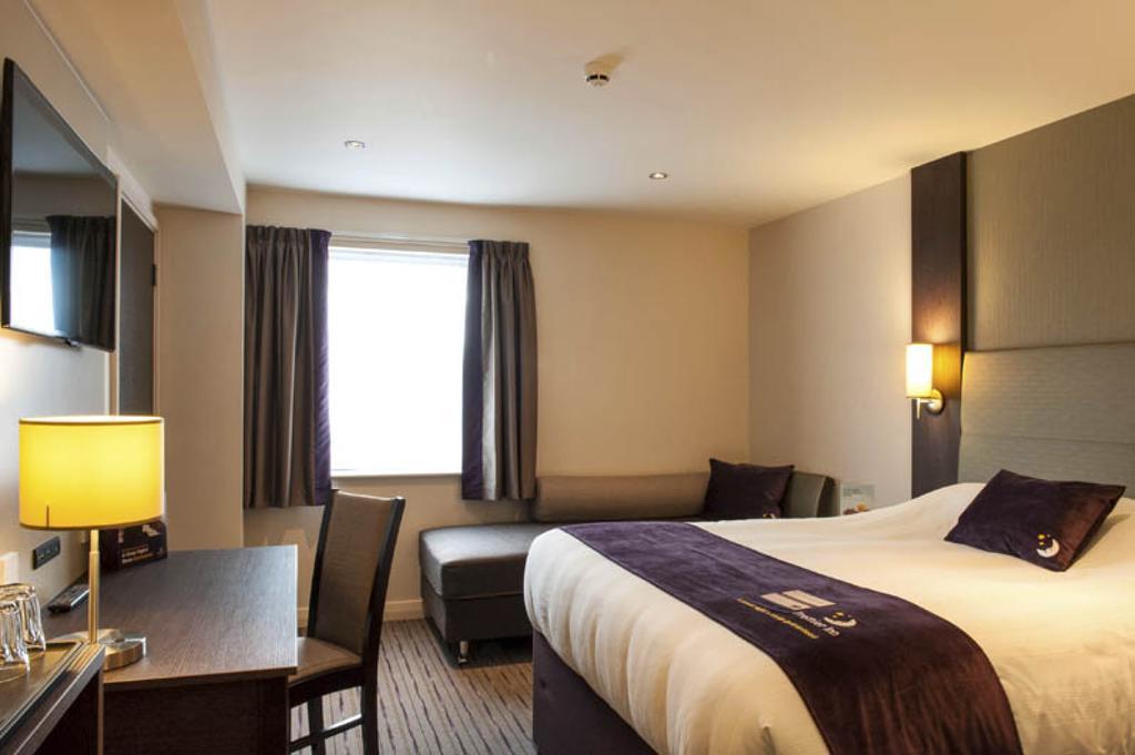 Premier Inn Харлоу Номер фото