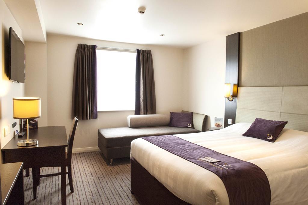 Premier Inn Харлоу Номер фото