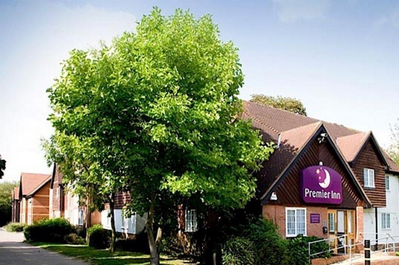 Premier Inn Харлоу Экстерьер фото