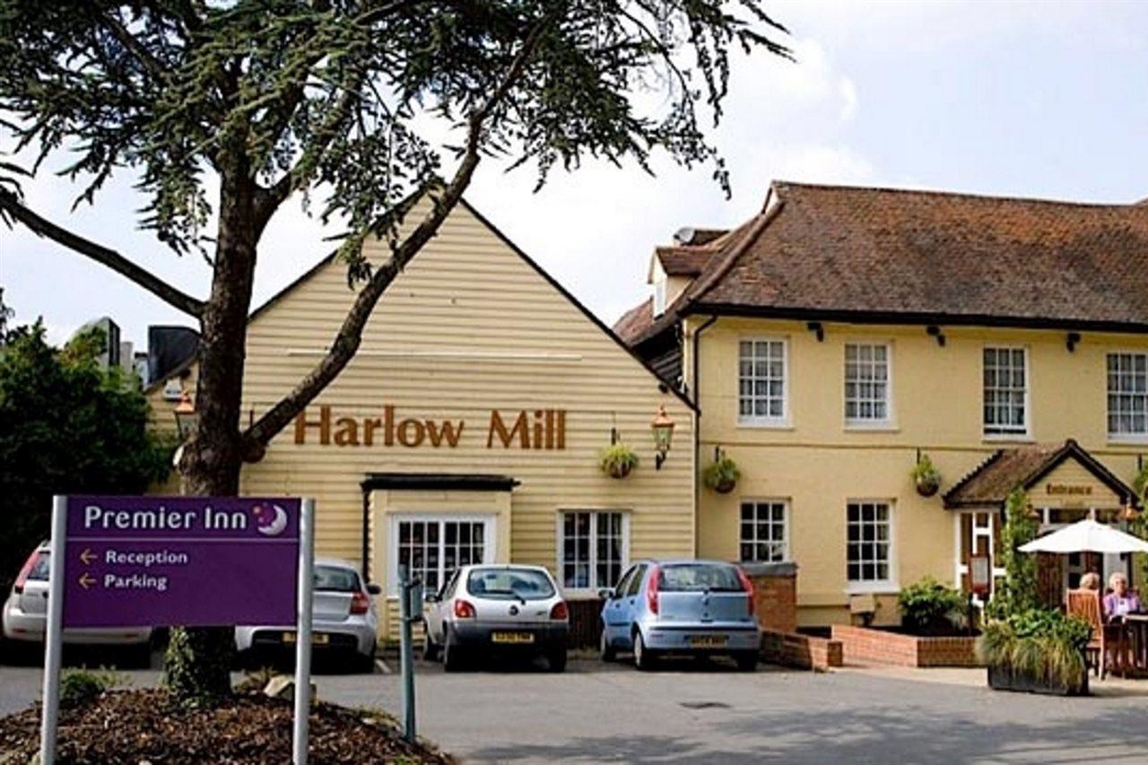 Premier Inn Харлоу Экстерьер фото