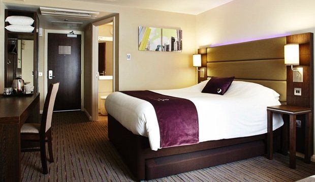 Premier Inn Харлоу Экстерьер фото